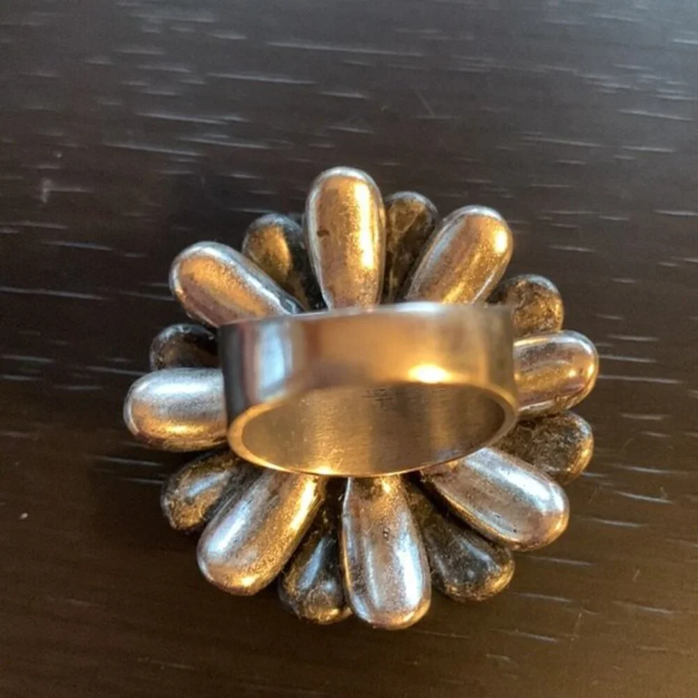 Flower Cocktail Ring with Rhinestones